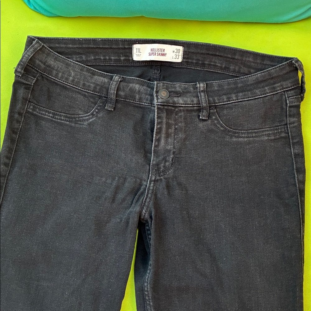 Hollister women’s super skinny black jeans sz11L W 30 L 33